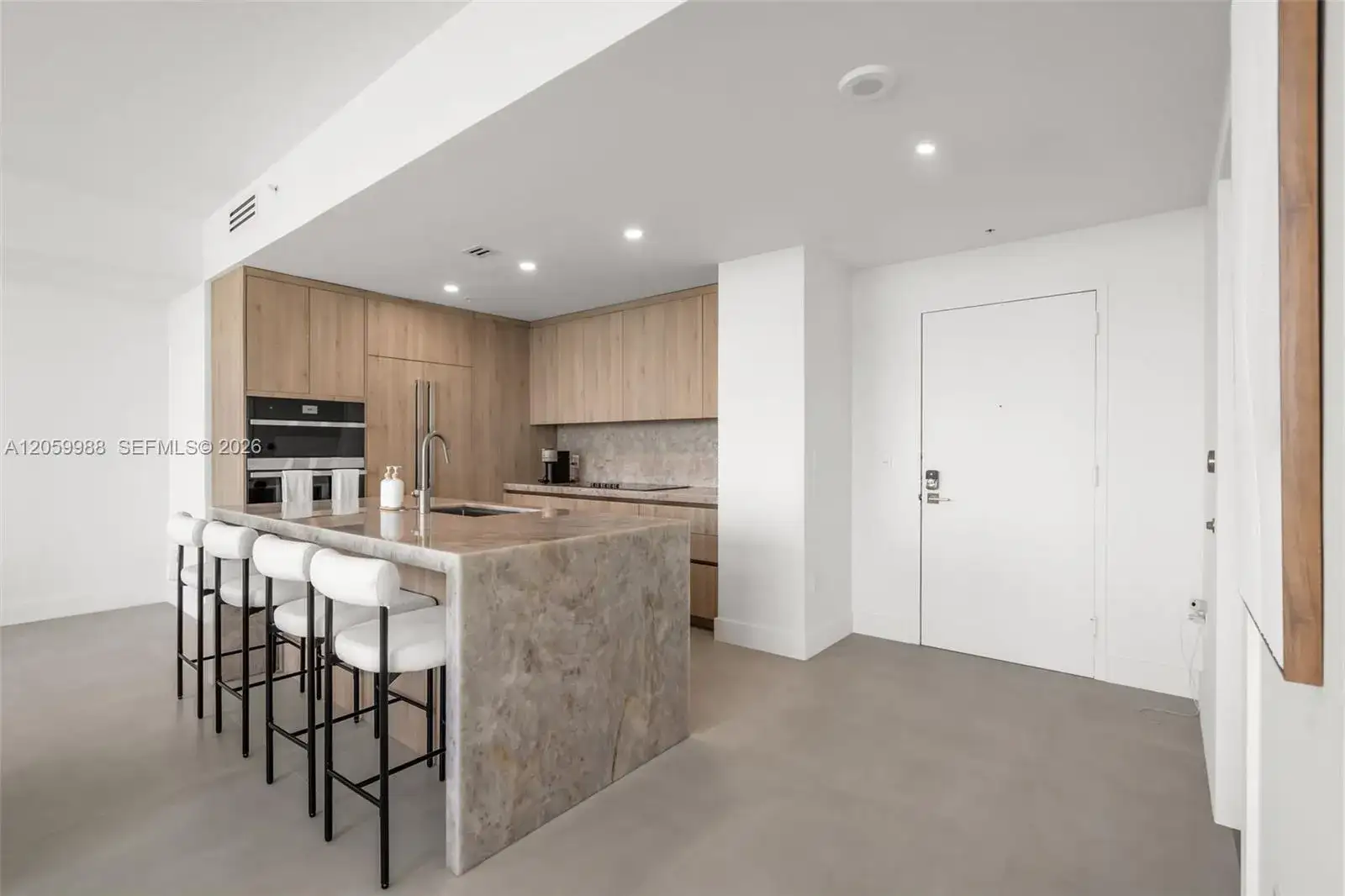 92 SW 3rd St # 5204, Miami FL 33130 photo 3