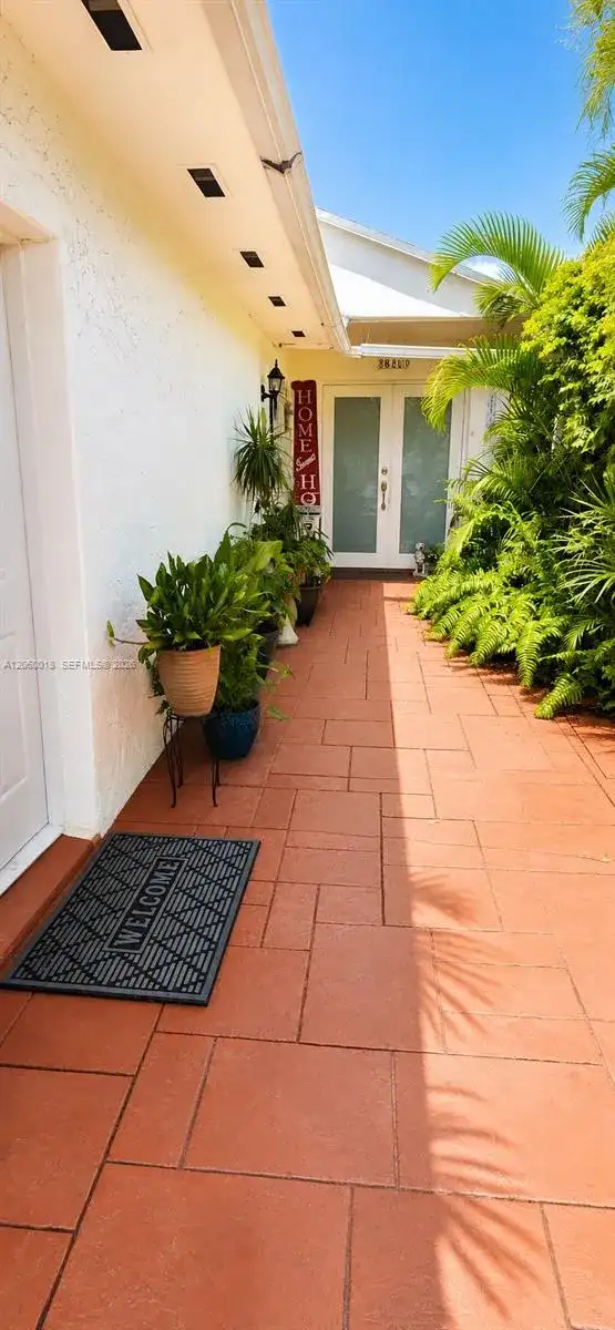 3443 SW 112th Ct, Miami FL 33165 photo 2