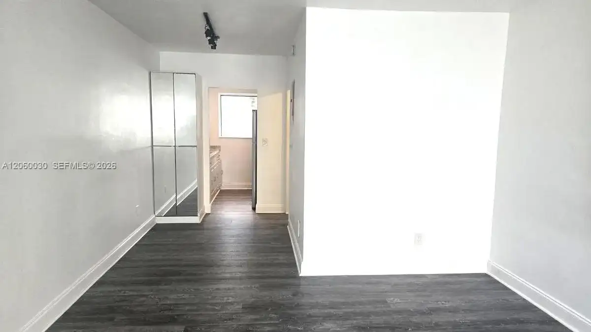 7720 Harding Ave # 9, Miami Beach FL 33141