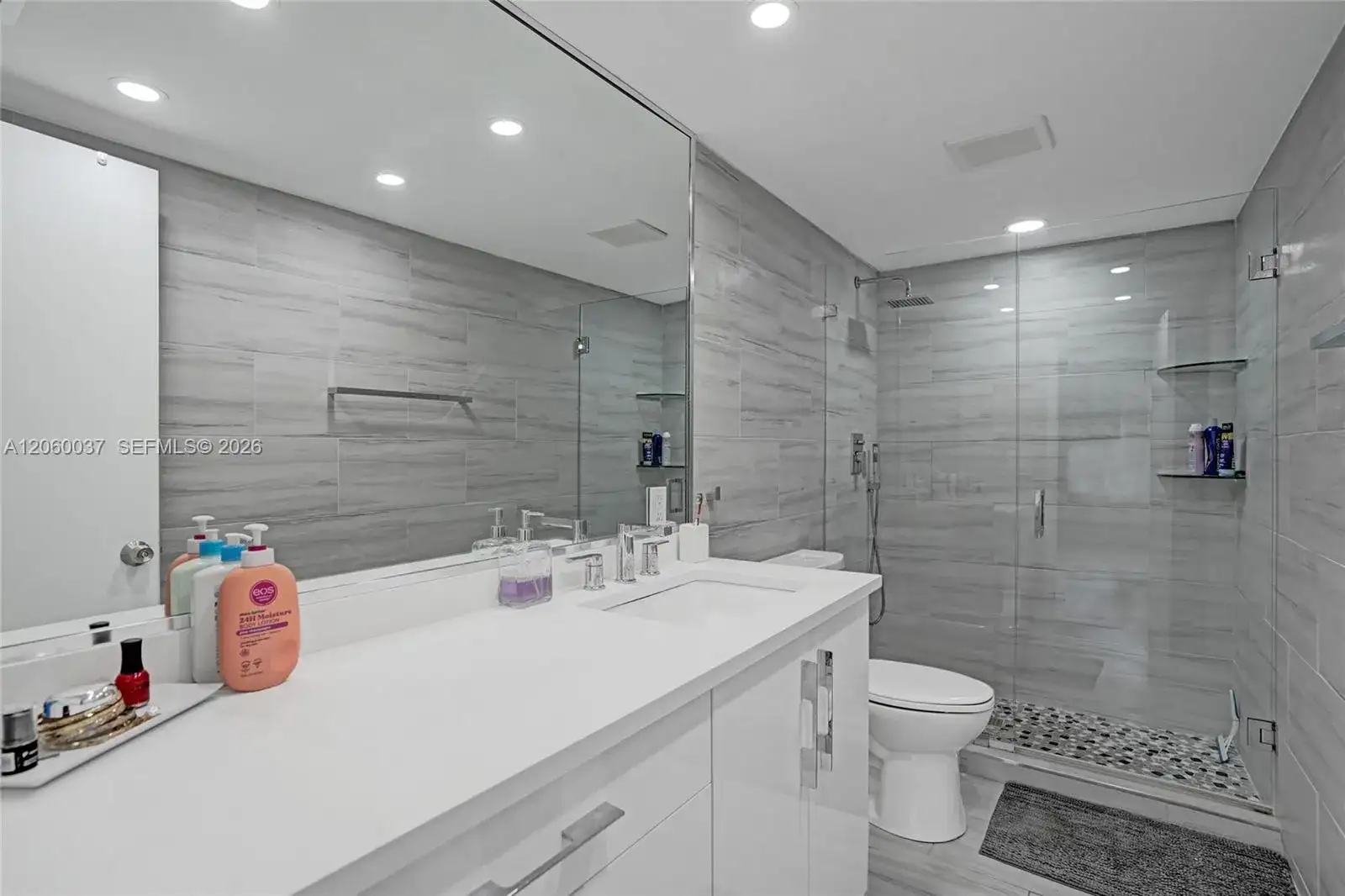 401 Golden Isles Dr # 302, Hallandale Beach FL 33009 photo 4