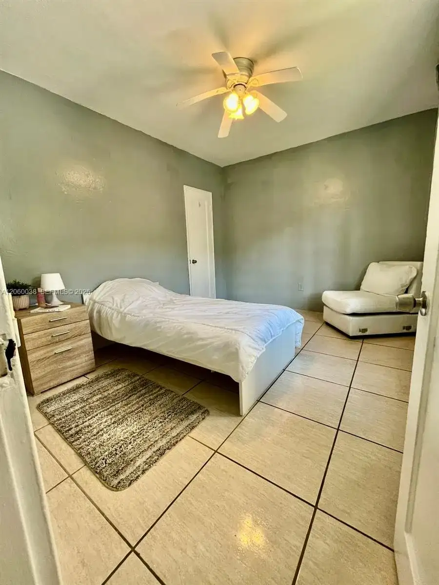 650 84th St # 35, Miami Beach FL 33141 photo 2