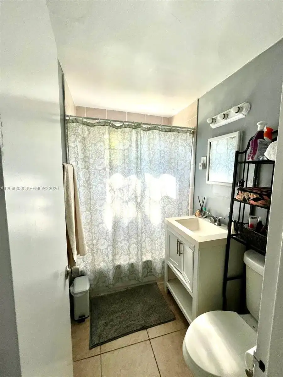 650 84th St # 35, Miami Beach FL 33141 photo 3
