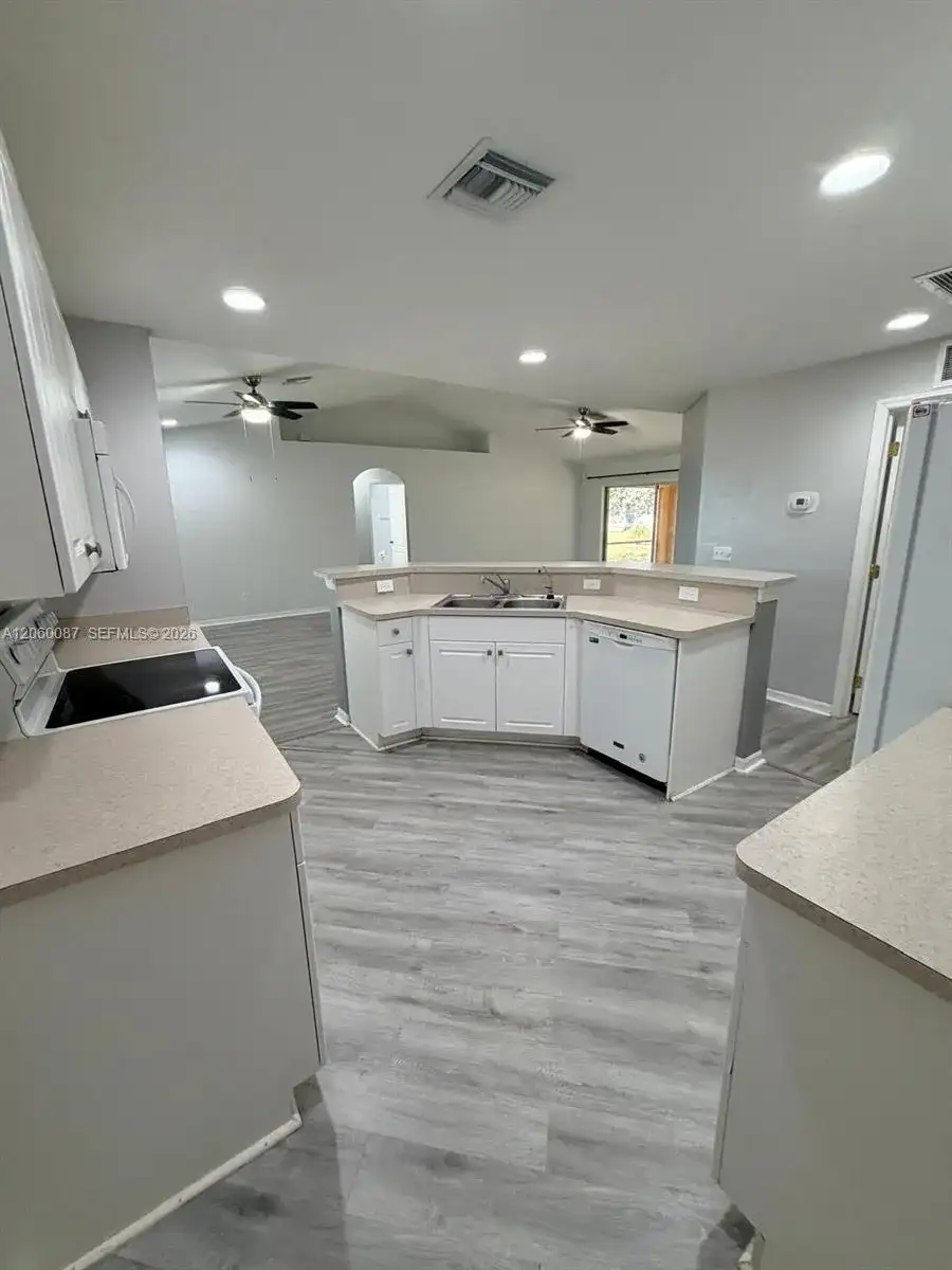 507 Peerless Cir, Lehigh Acres FL 33974 photo 2