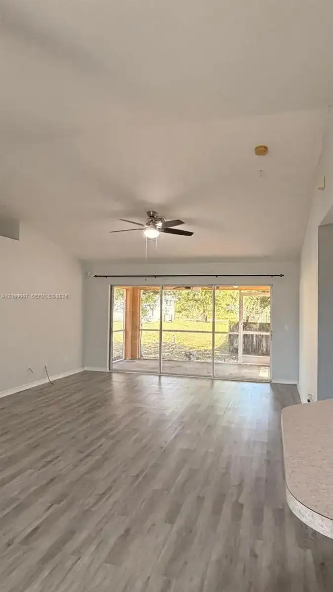 507 Peerless Cir, Lehigh Acres FL 33974 photo 4