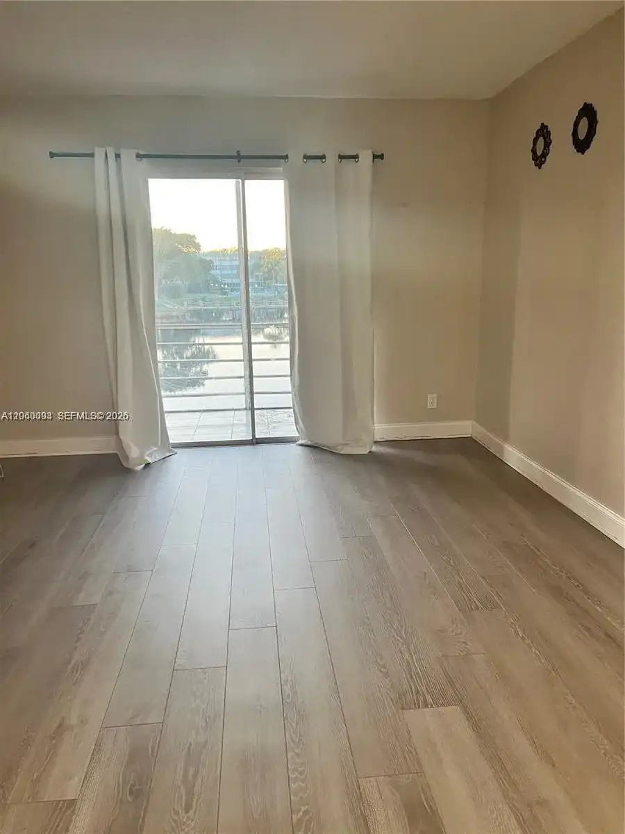 2775 Taft St # 305, Hollywood FL 33020