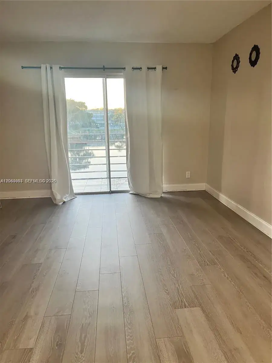 2775 Taft St # 305, Hollywood FL 33020