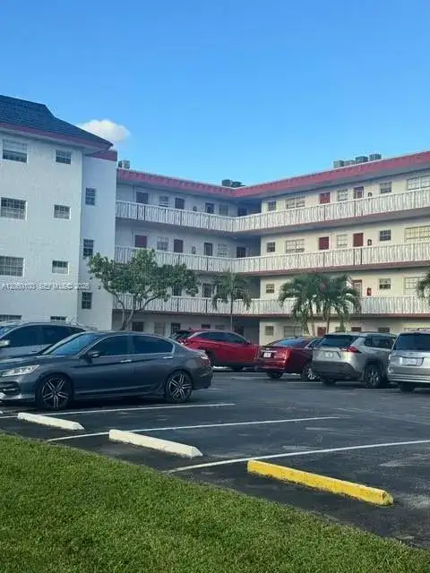 4140 NW 44th Ave # 413, Lauderdale Lakes FL 33319 photo 3