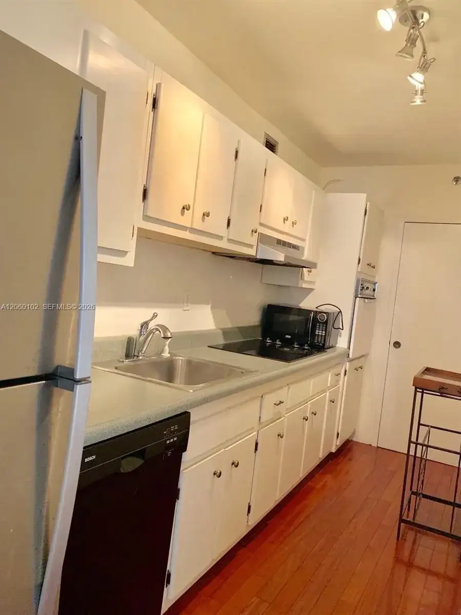 100 Lincoln Rd # 427, Miami Beach FL 33139 photo 4