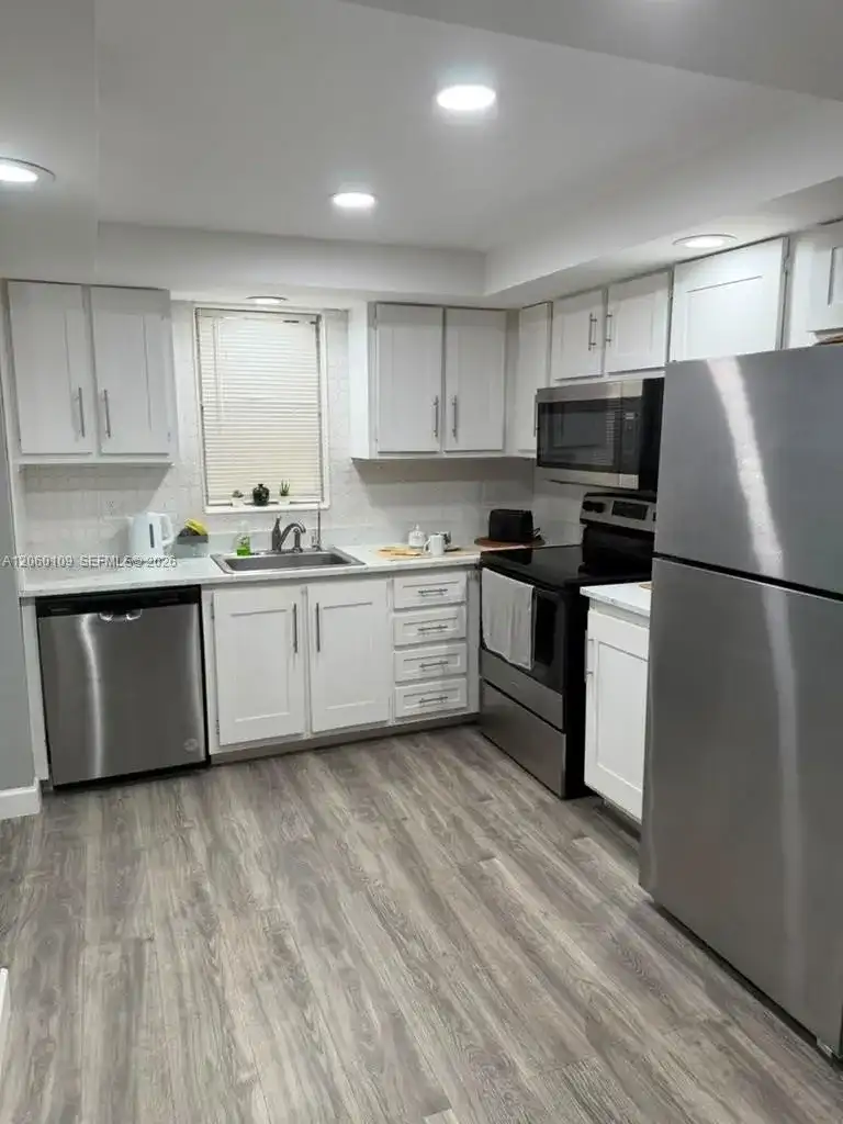 2541 Aragon Blvd # 113, Sunrise FL 33322