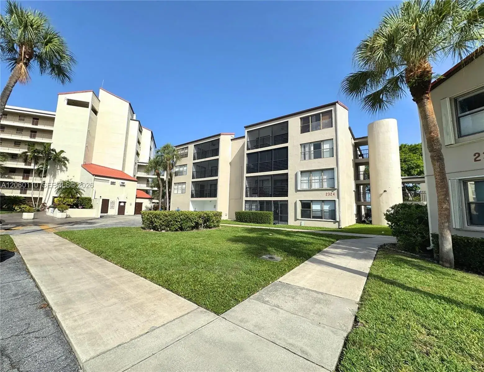 2324 S Cypress Bend Dr # 415, Pompano Beach FL 33069