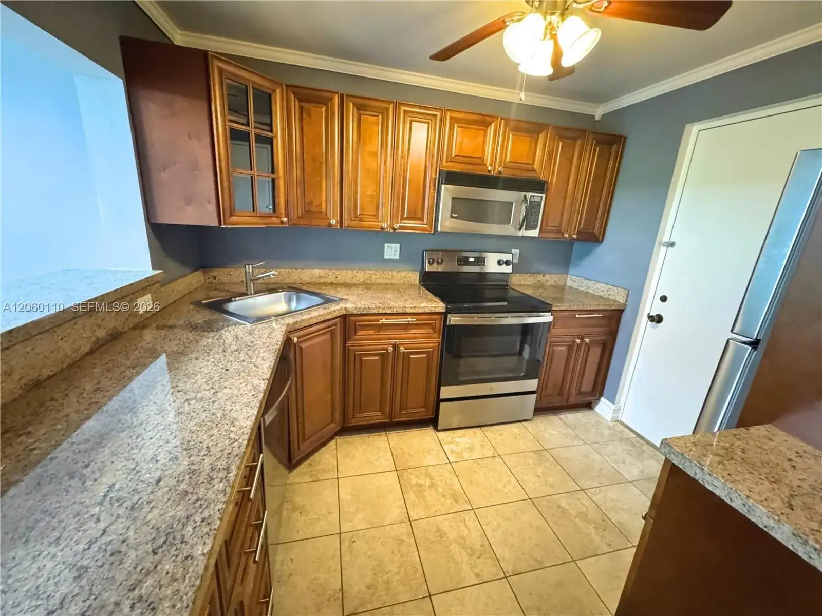 2324 S Cypress Bend Dr # 415, Pompano Beach FL 33069 photo 3