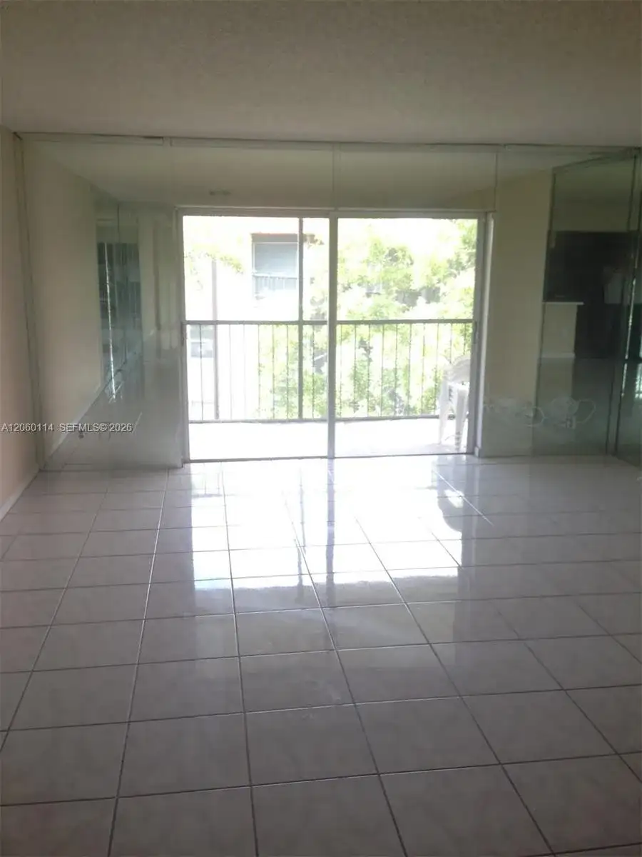 6101 N Falls Cir Dr # 409, Lauderhill FL 33319 photo 2