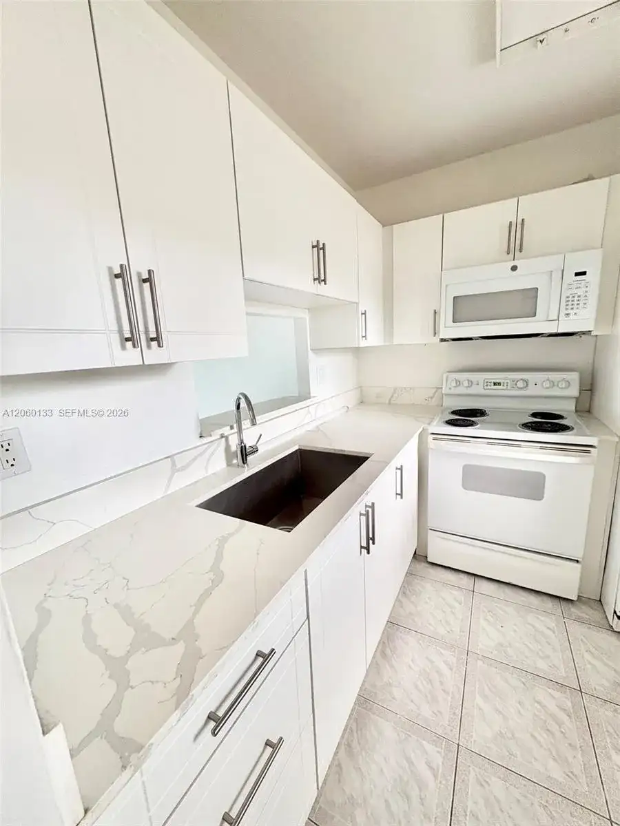 5011 W Oakland Park Blvd # 310, Lauderdale Lakes FL 33313 photo 3
