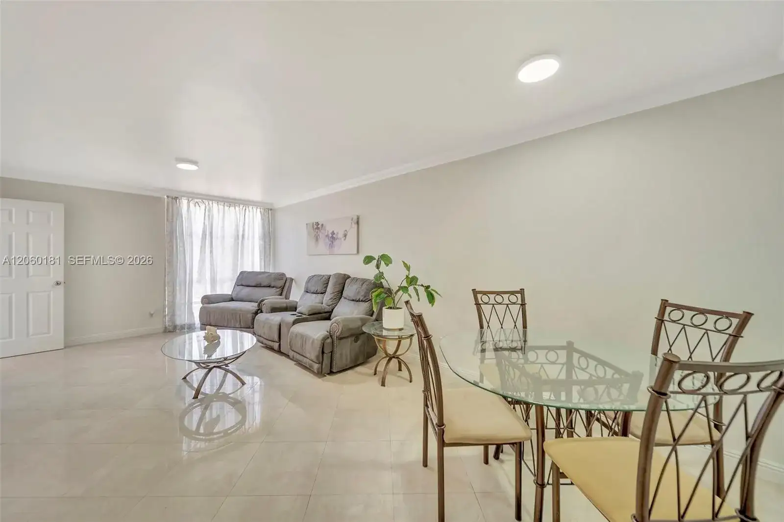 200 172nd St # 220, Sunny Isles Beach FL 33160 photo 2