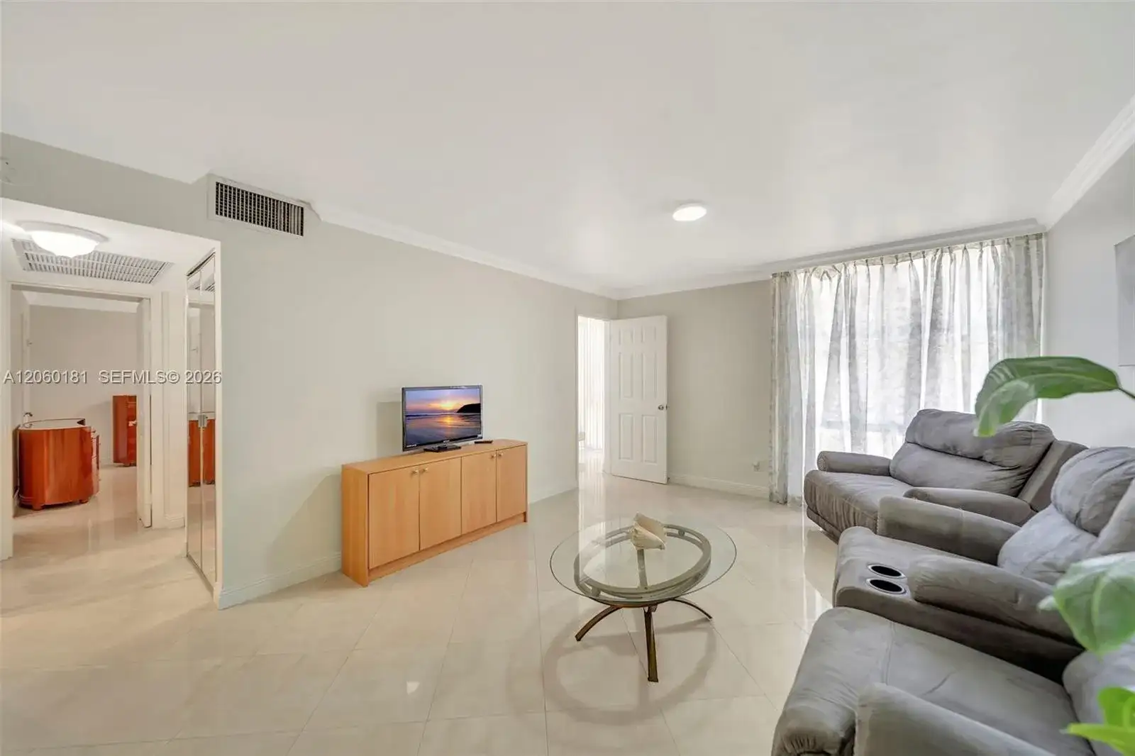 200 172nd St # 220, Sunny Isles Beach FL 33160 photo 3