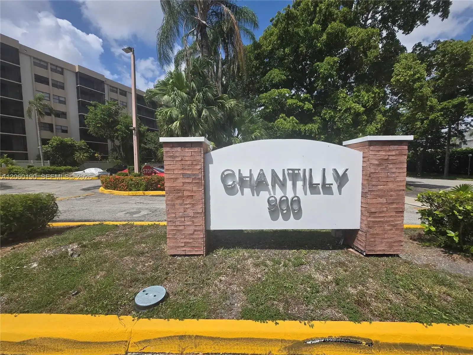 900 NE 195th St # 109, Miami FL 33179
