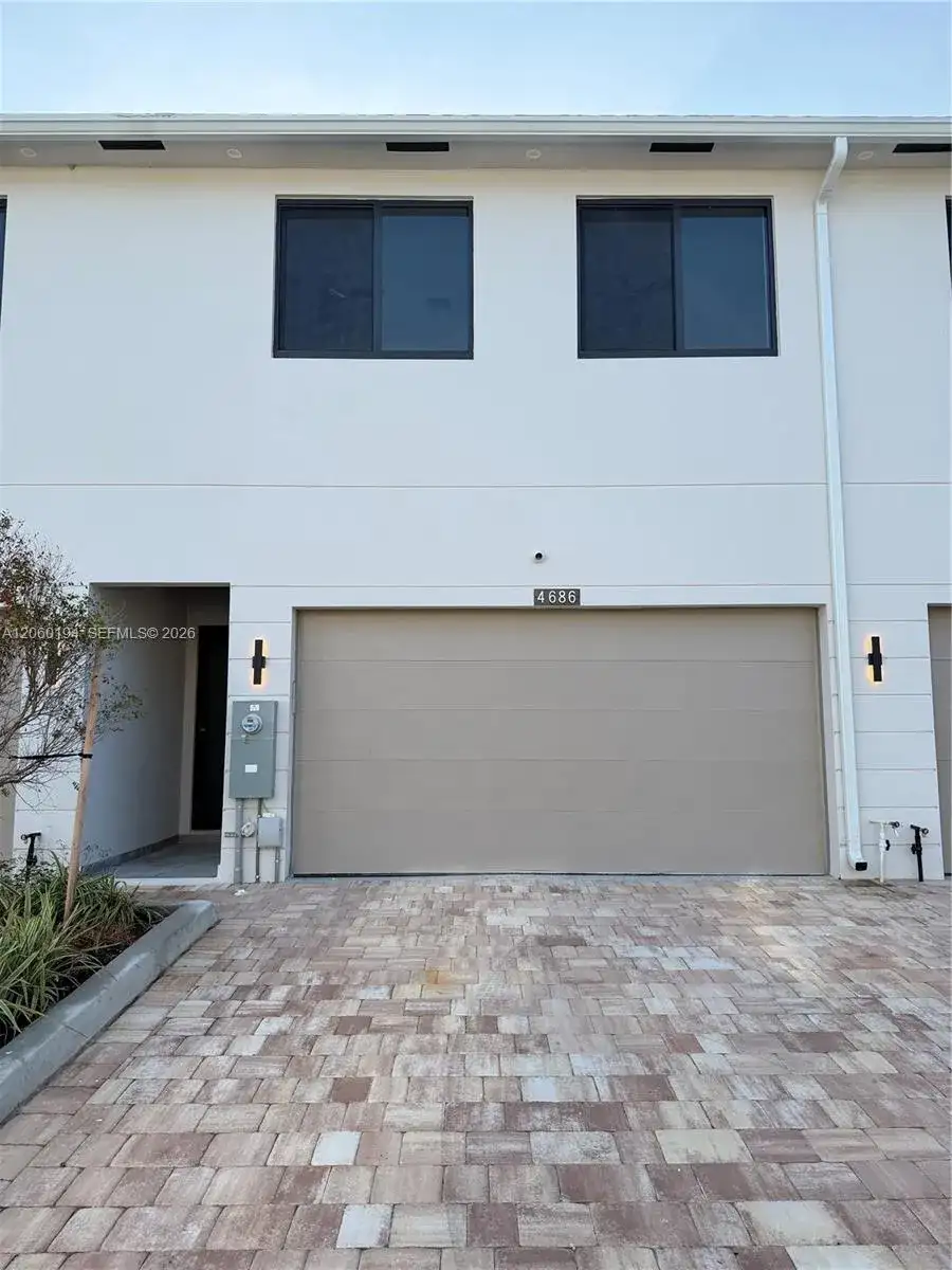 4664 SW 32nd Ave # 4664, Dania Beach FL 33312 photo 2