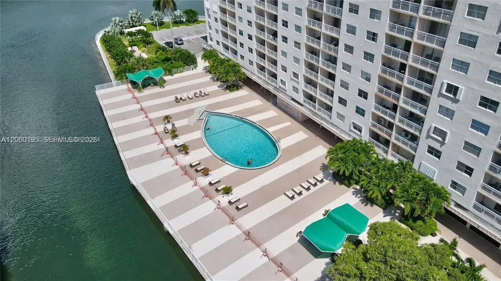 400 Kings Point Dr # 320, Sunny Isles Beach FL 33160 photo 5