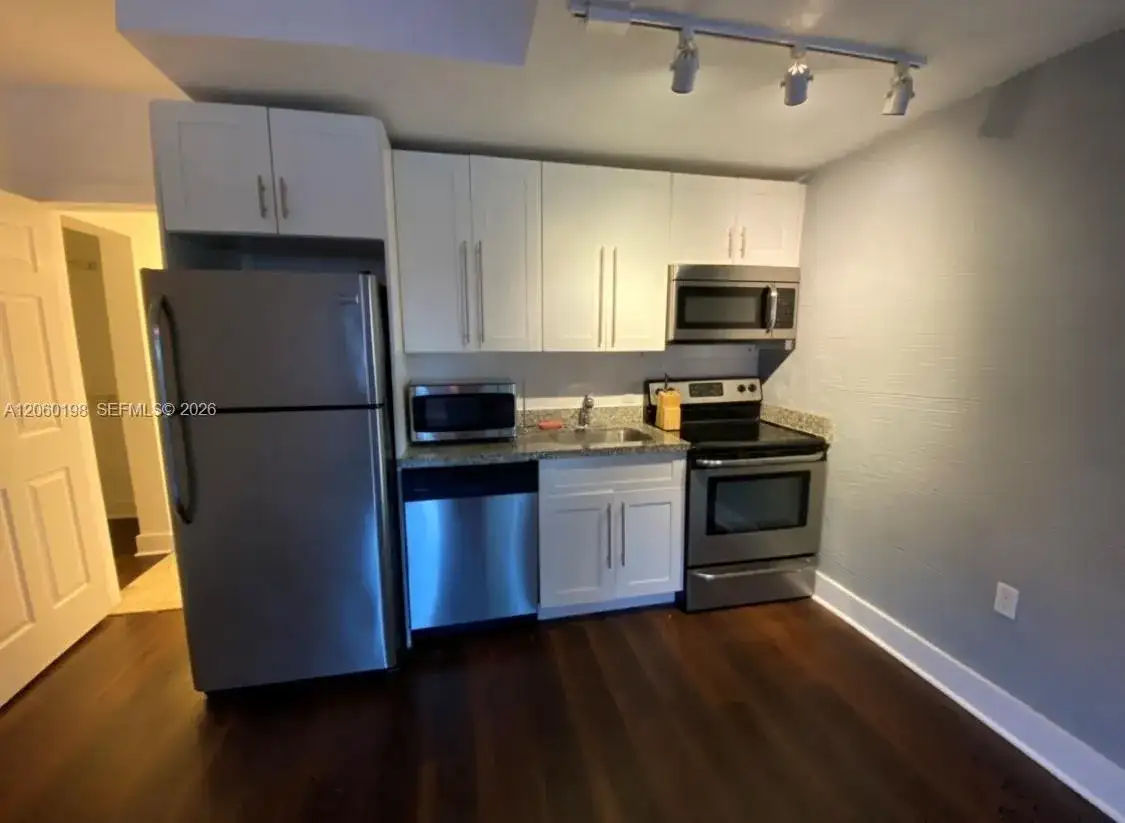 274 NW 32nd St # 1, Miami FL 33127 photo 2