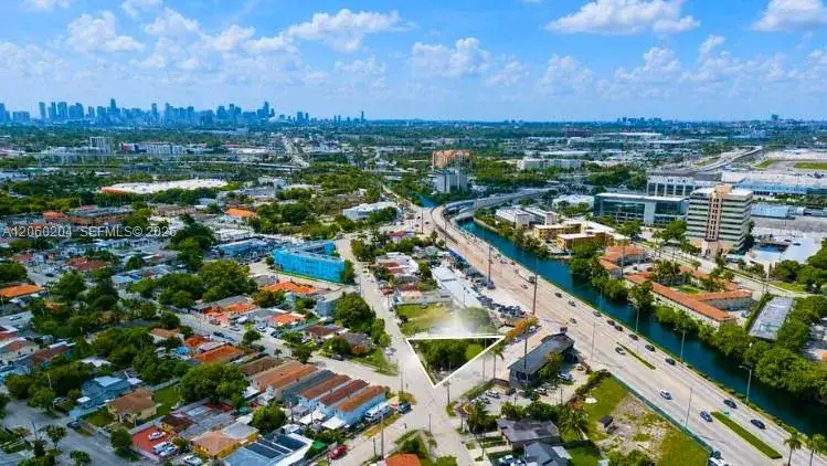 699 E Okeechobee Rd, Hialeah FL 33010 photo 2