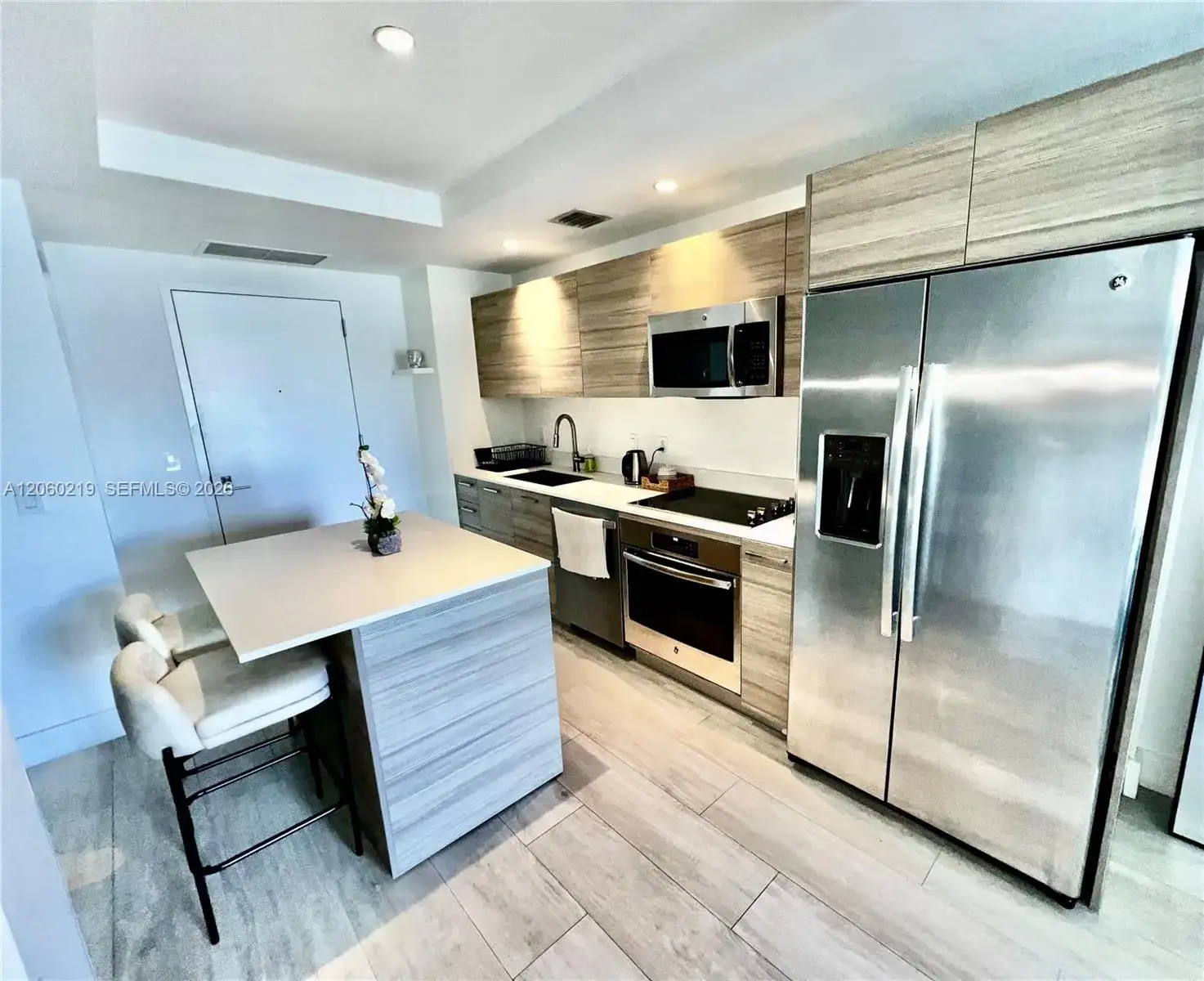 121 NE 34th St # 803, Miami FL 33137 photo 4