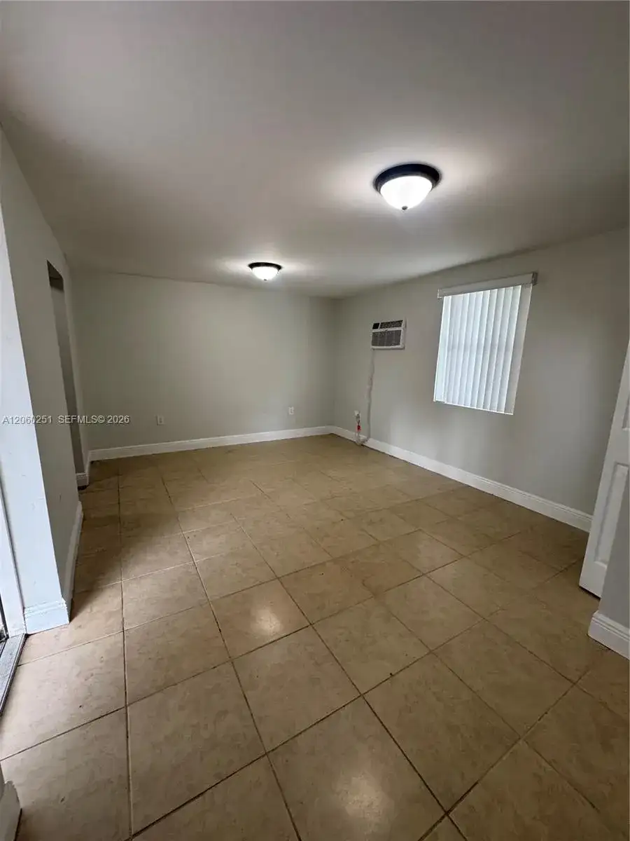 2311 NW 15th St Rear, Miami FL 33125 photo 2