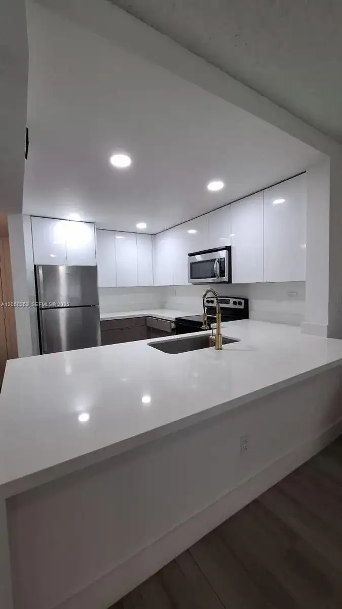 20860 San Simeon Way # 6, Miami FL 33179 photo 5