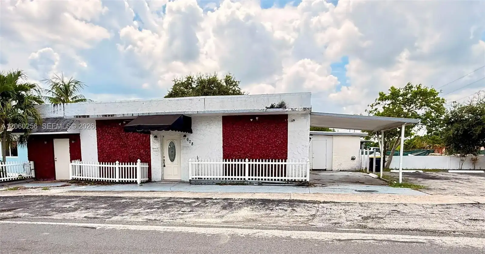 608 SW 12th Ave, Dania Beach FL 33004