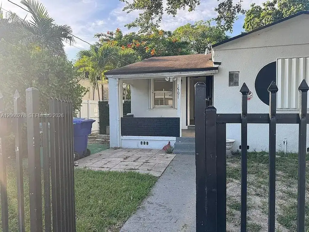 1501 NW 42nd St, Miami FL 33142 photo 5