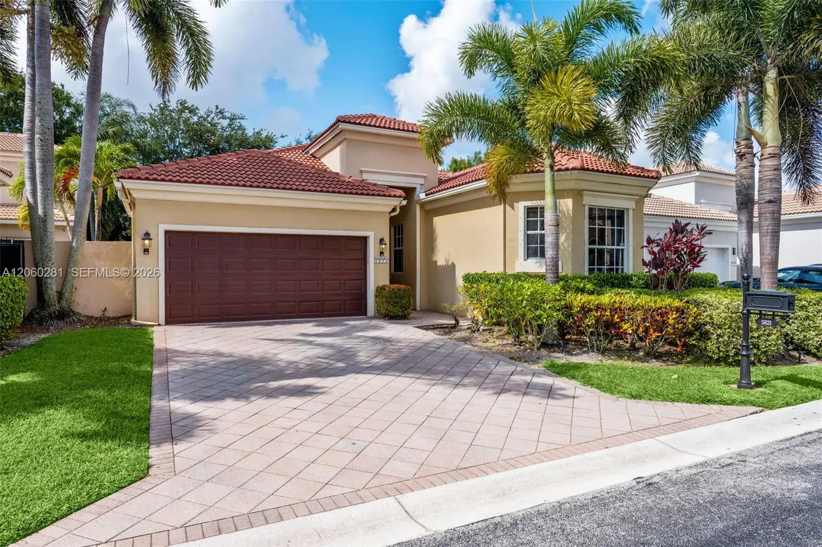 5821 Via De La Plata Cir, Delray Beach FL 33484