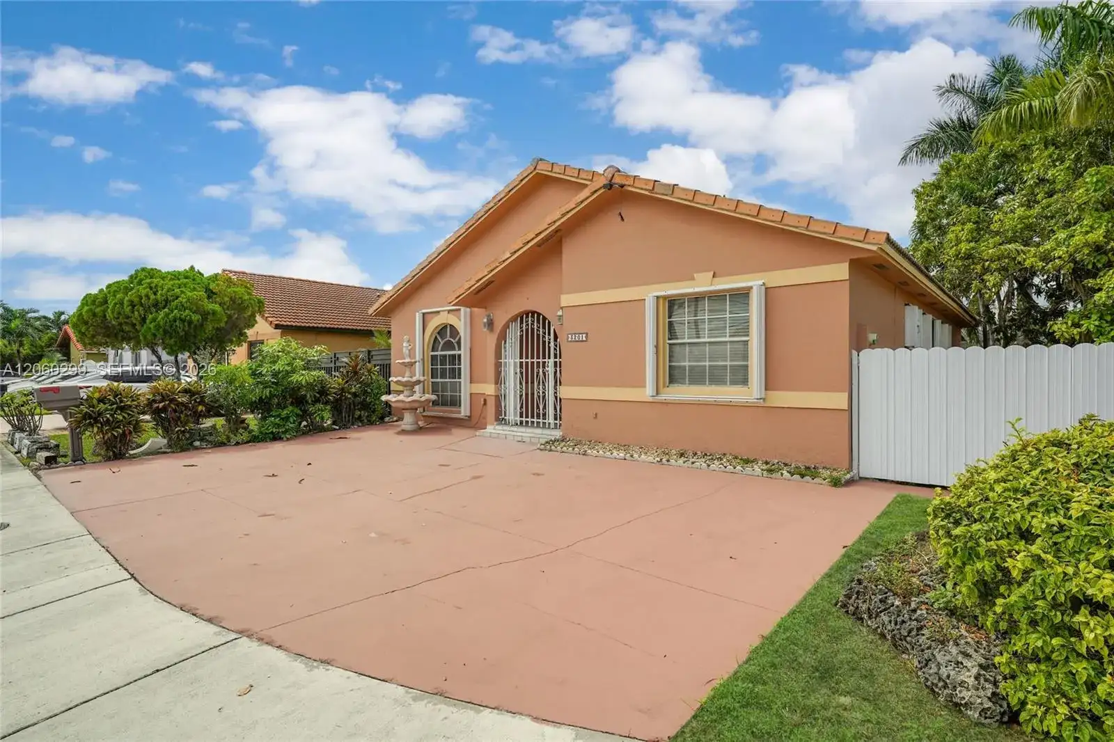 3201 W 76th St, Hialeah FL 33018 photo 2