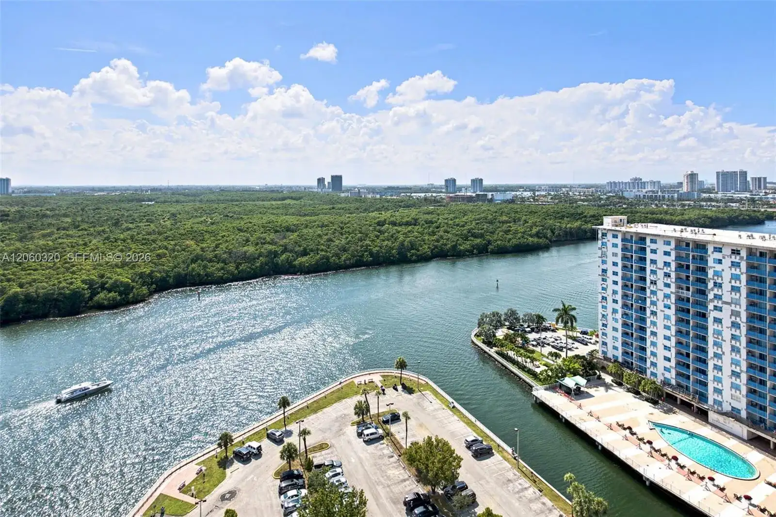 500 Bayview Dr # 2121, Sunny Isles Beach FL 33160 photo 2