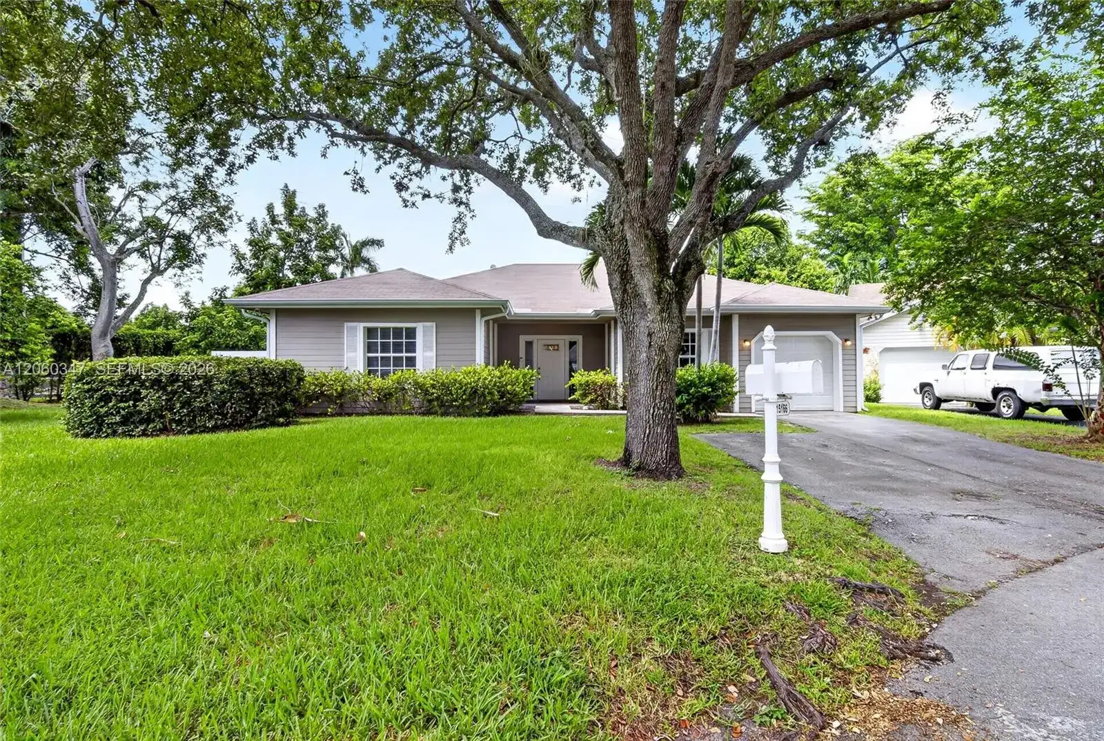 15166 SW 142nd Ct, Miami FL 33186 photo 2
