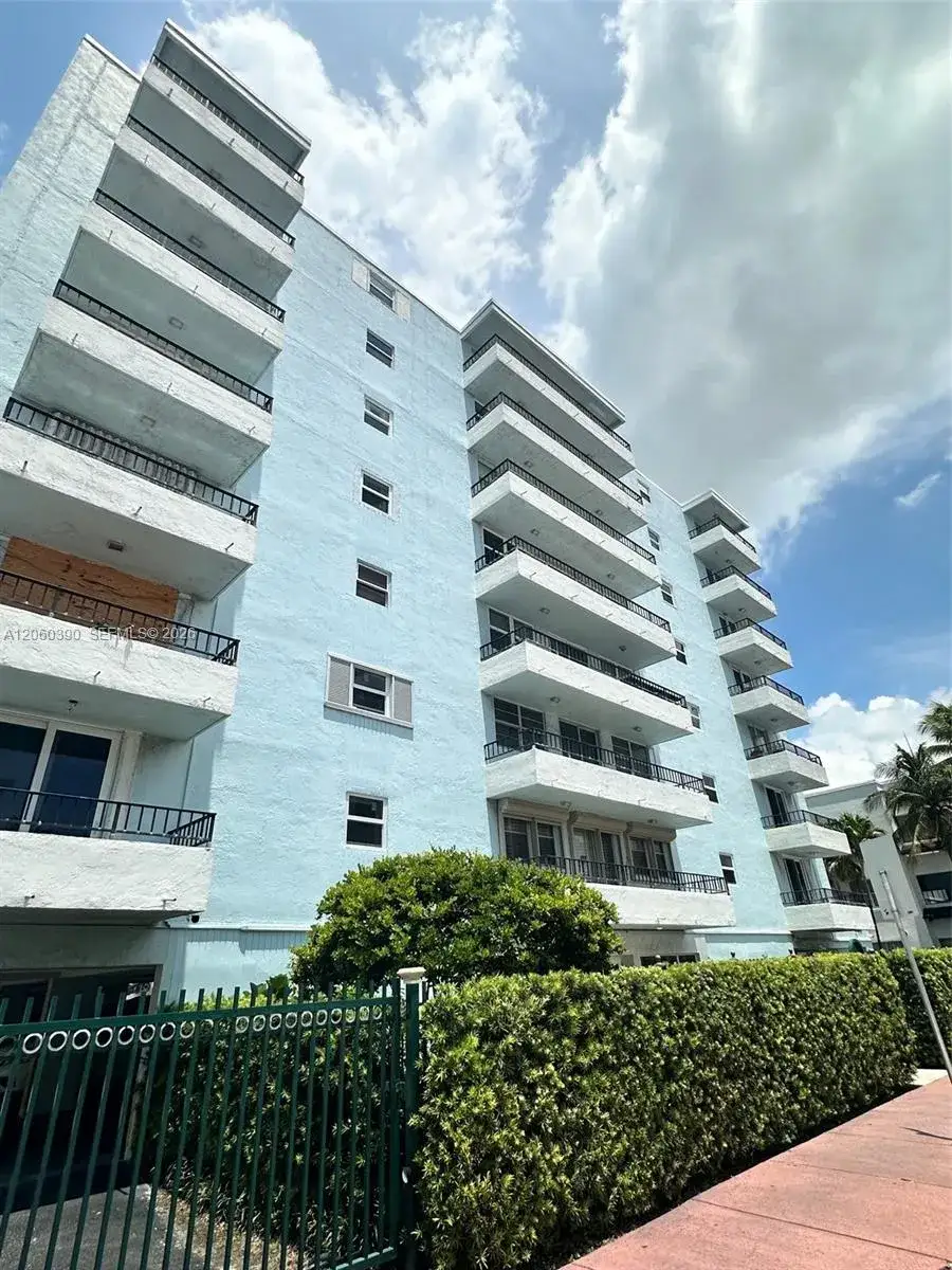 1 bedroom 1 bath Residential for sale at 720 Collins Ave # 309, Miami Beach FL 33139