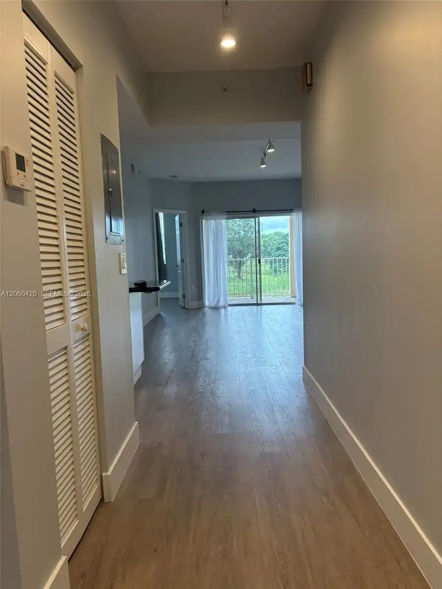 2100 Greenview Shores Blvd # 513, Wellington FL 33414