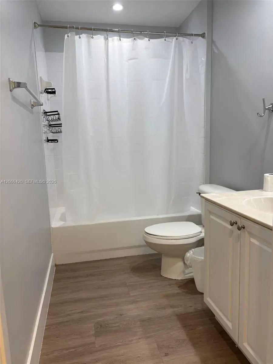2100 Greenview Shores Blvd # 513, Wellington FL 33414 photo 4