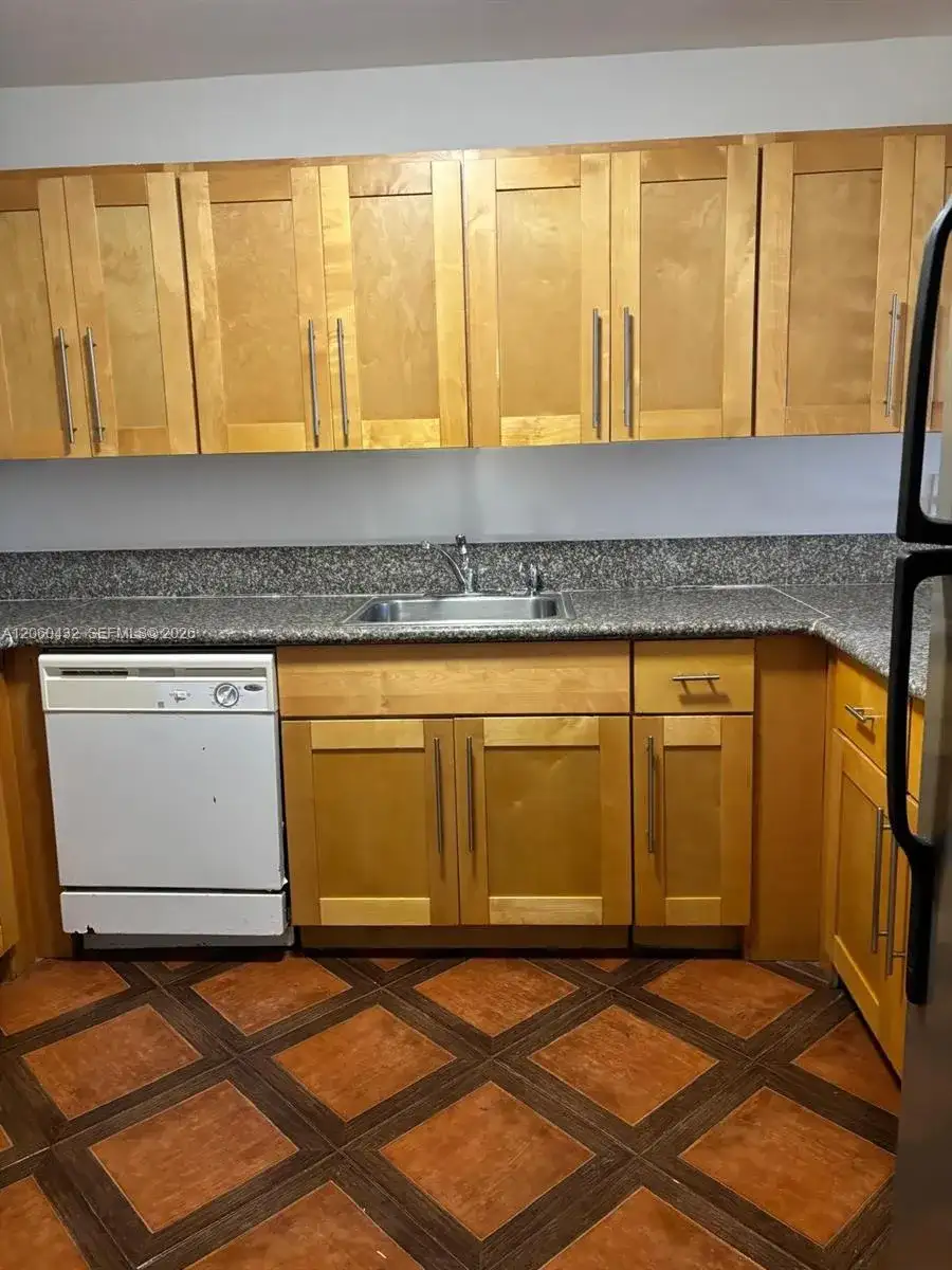 6990 NW 186th St # 515, Hialeah FL 33015 photo 2