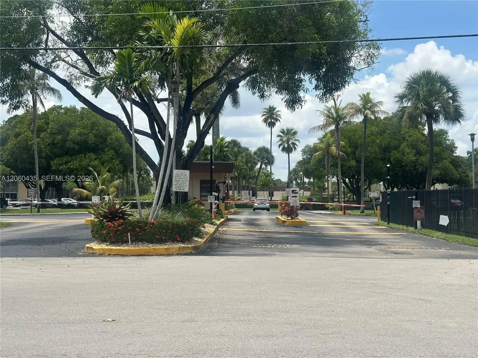 3121 NW 47th Ter # 212, Lauderdale Lakes FL 33319