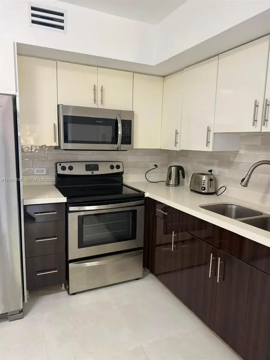 3680 N 56th Ave # 823, Hollywood FL 33021