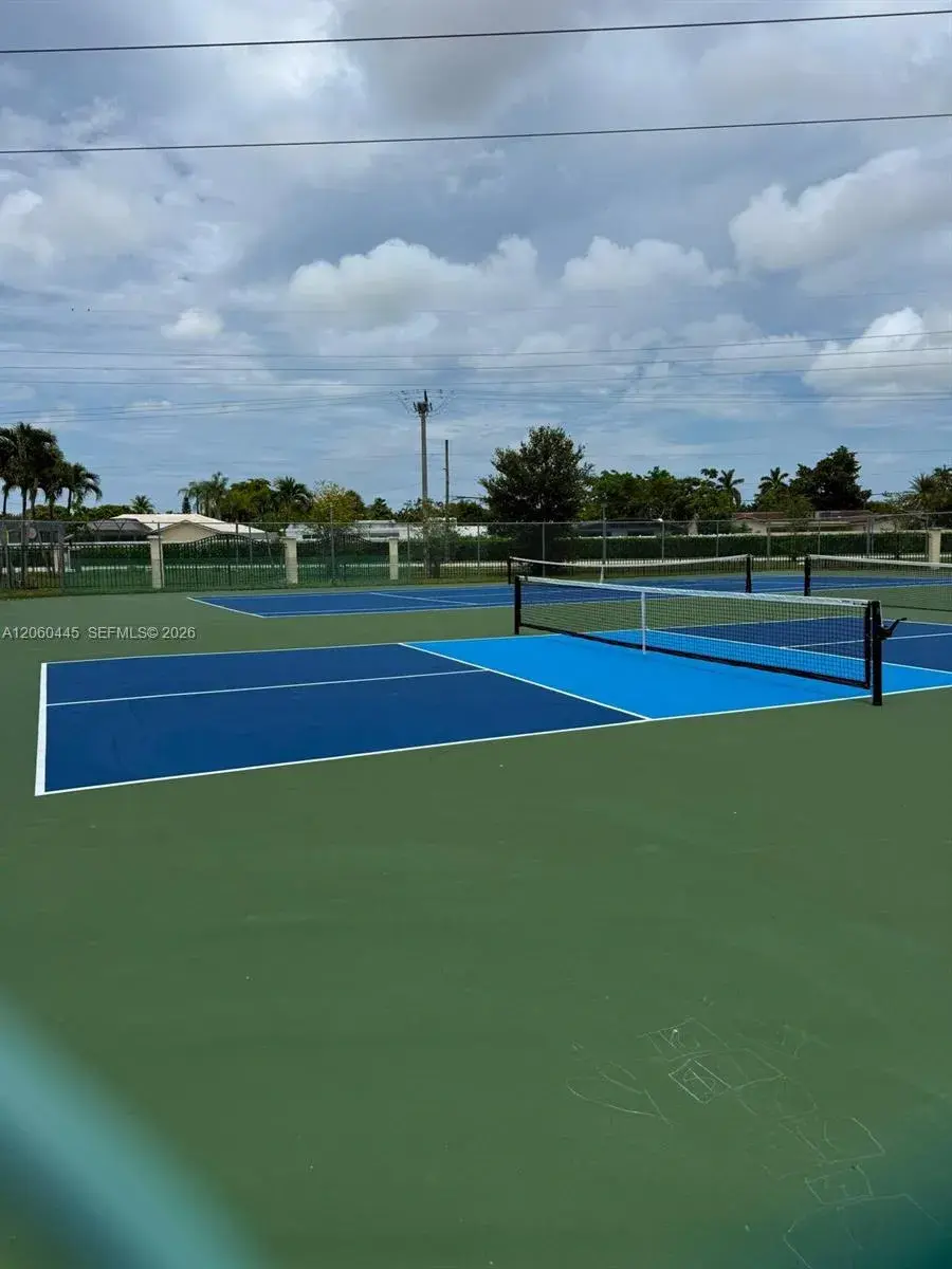 3680 N 56th Ave # 823, Hollywood FL 33021