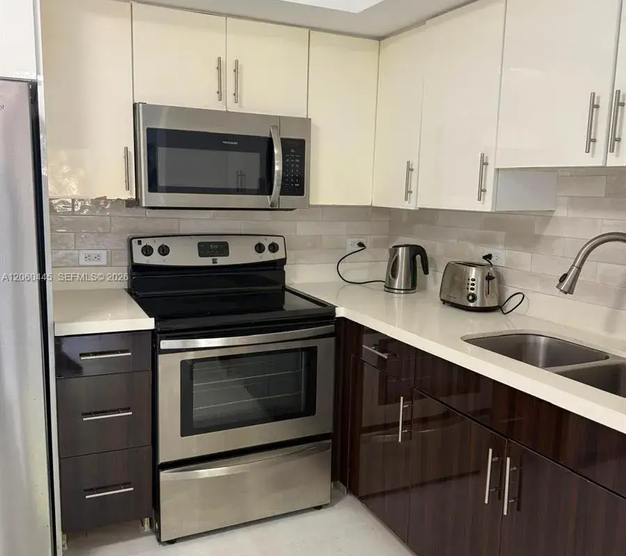 3680 N 56th Ave # 823, Hollywood FL 33021