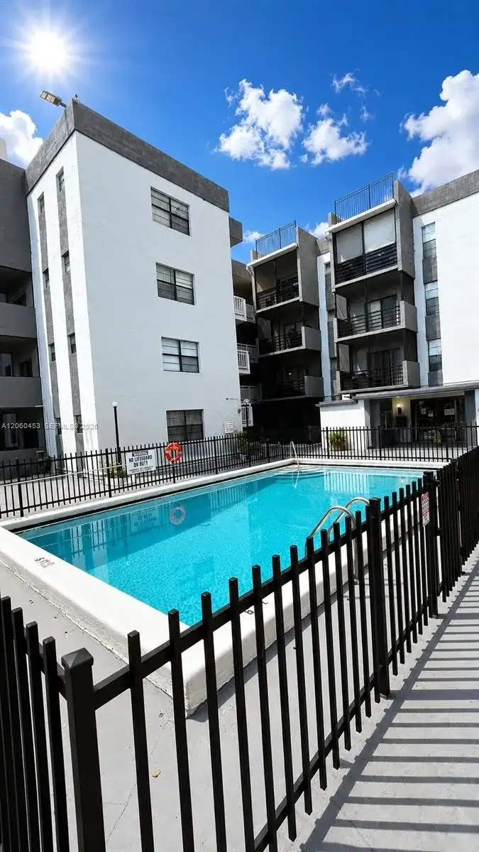 13500 NE 3rd Ct # 416, North Miami FL 33161 photo 2