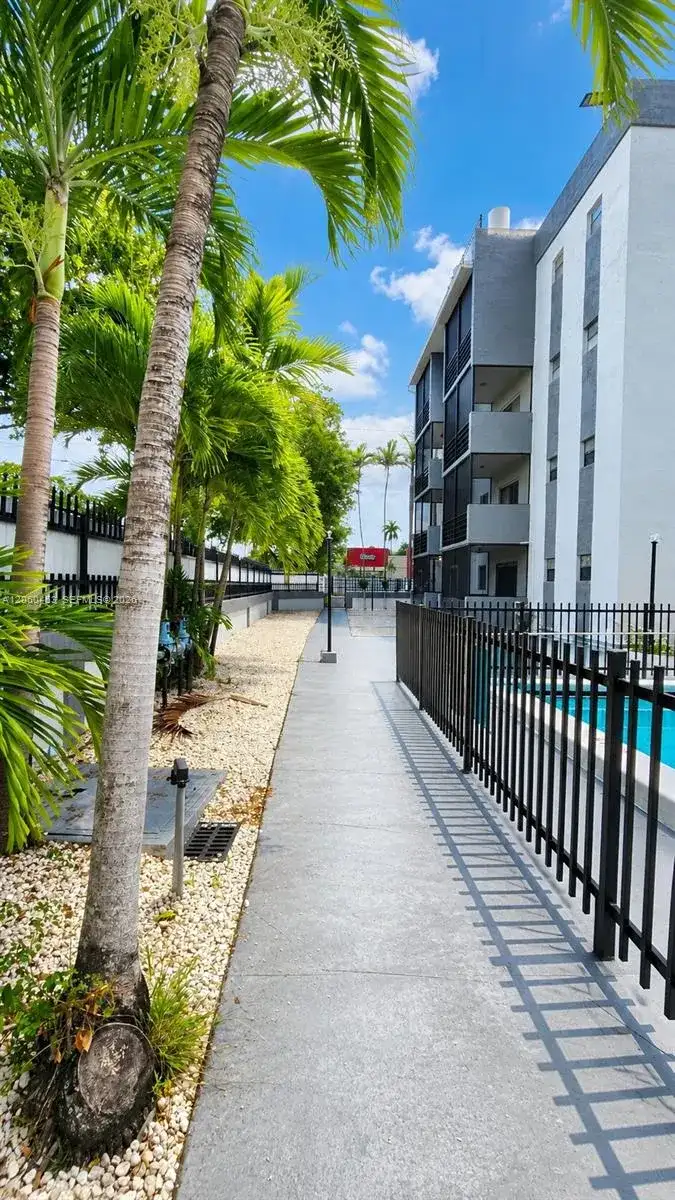 13500 NE 3rd Ct # 416, North Miami FL 33161 photo 3