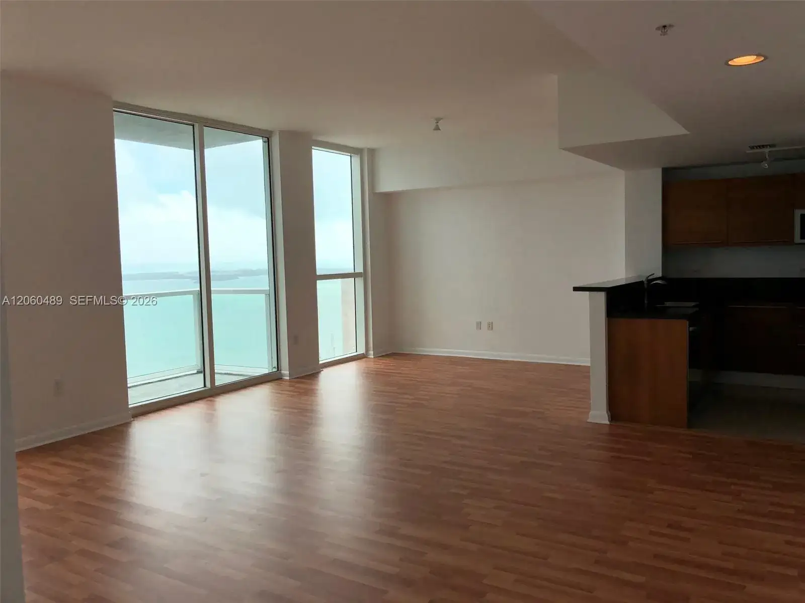 253 NE 2nd St # 4207, Miami FL 33132 photo 2
