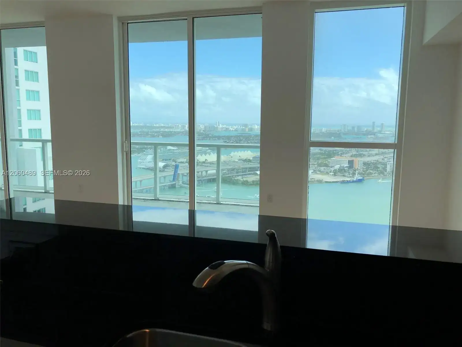 253 NE 2nd St # 4207, Miami FL 33132 photo 3