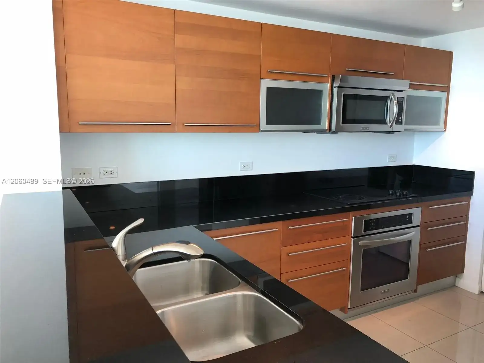 253 NE 2nd St # 4207, Miami FL 33132 photo 4