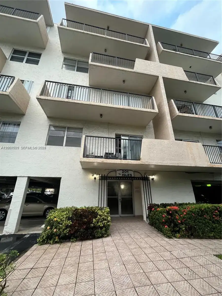 201 180th Dr # 107, Sunny Isles Beach FL 33160 photo 3