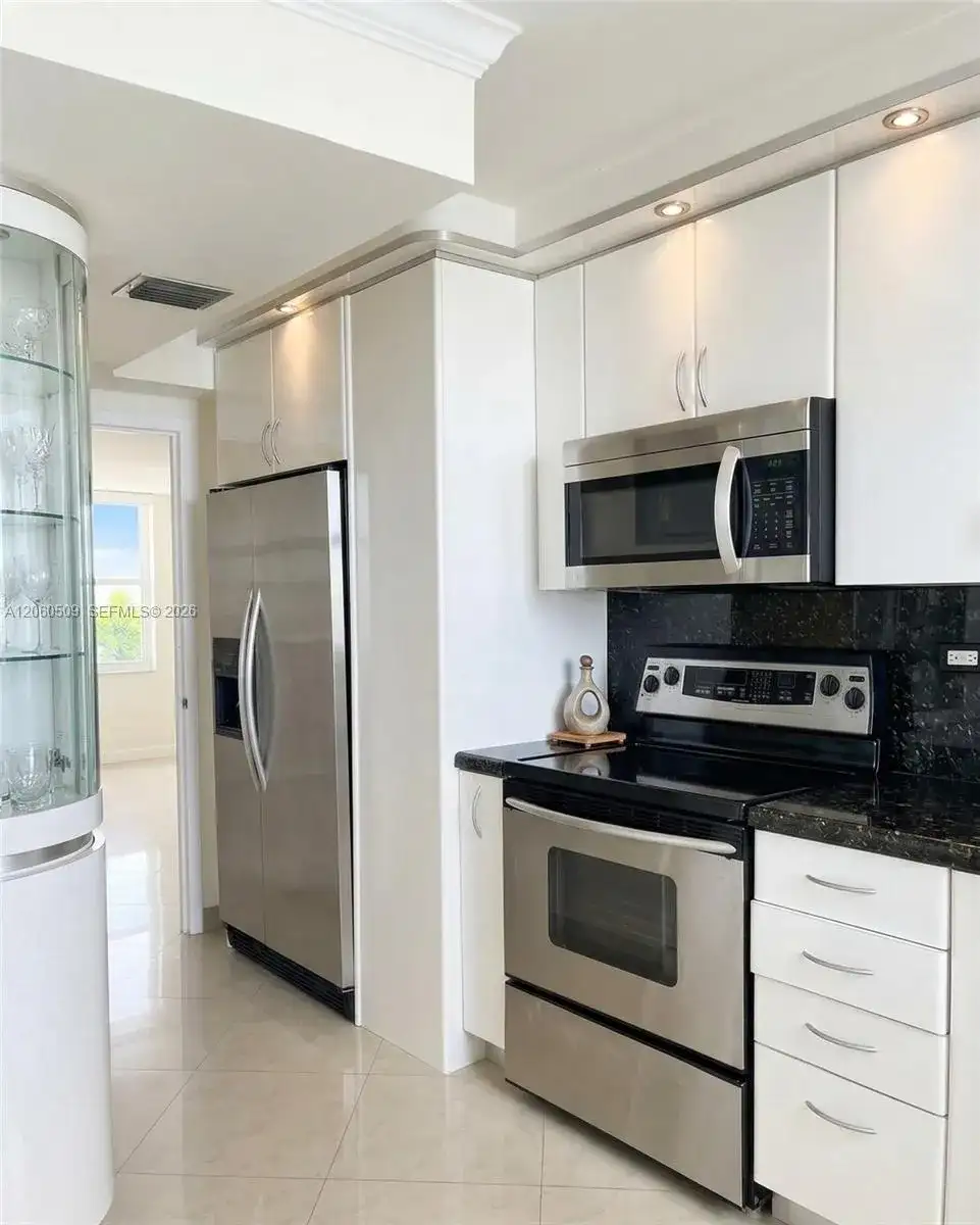 251 174th St # 1517, Sunny Isles Beach FL 33160 photo 4