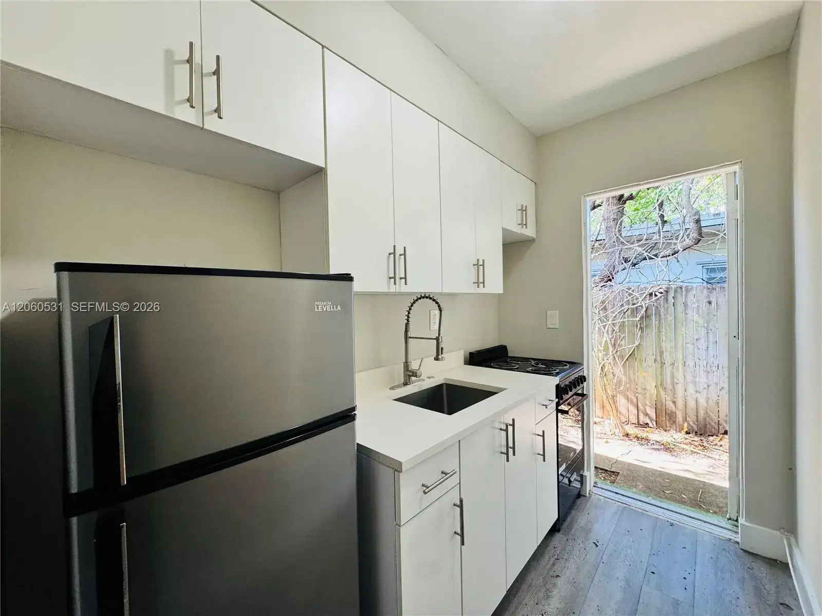 716 NE 14th Ave # 4, Fort Lauderdale FL 33304 photo 2