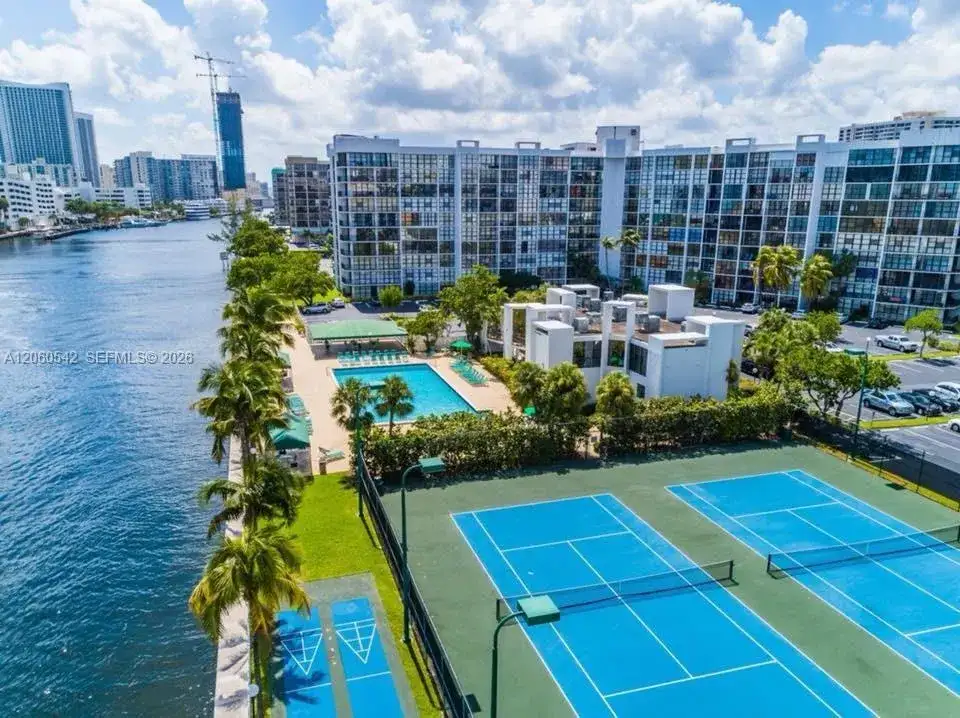 800 Parkview Dr # 222, Hallandale Beach FL 33009 photo 4